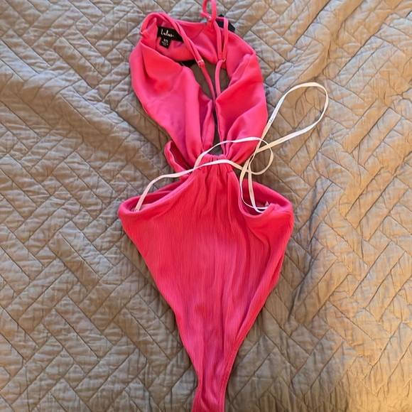 Lulus - Picture 1 of 1